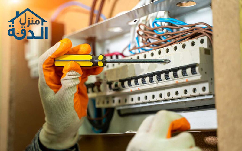كشف التماس الكهرباء بالرياض